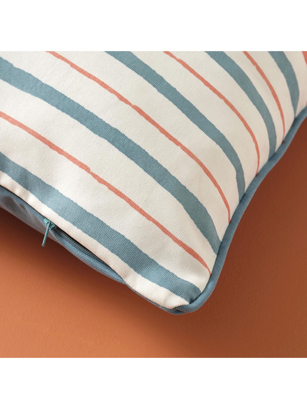 Mavi Serenity Mottolu Baskılı Kırlent Kılıfı-1