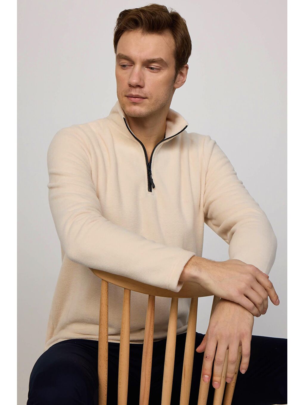 TUDORS Bej Erkek Standart Fit Rahat Kesim Tüylenme Yapmayan Soğuk Geçirmez Bej Dik Yaka Polar Sweatshirt