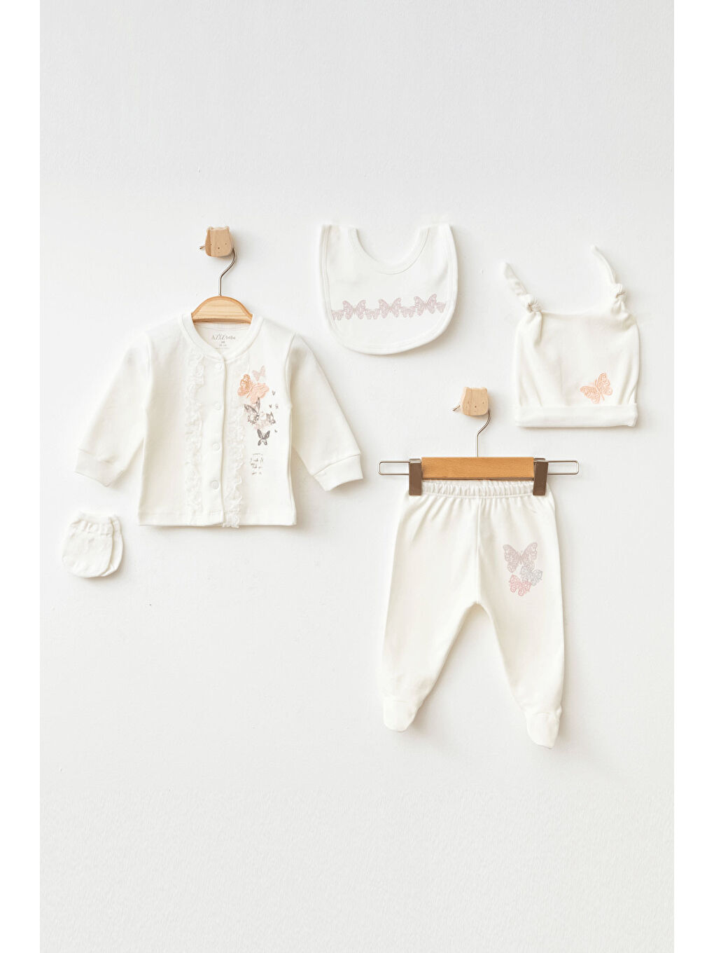 Ekru Kız Bebek Kelebek Nakışlı 5' Li Hastane Çıkış Seti 0 Ay - 3 Ay