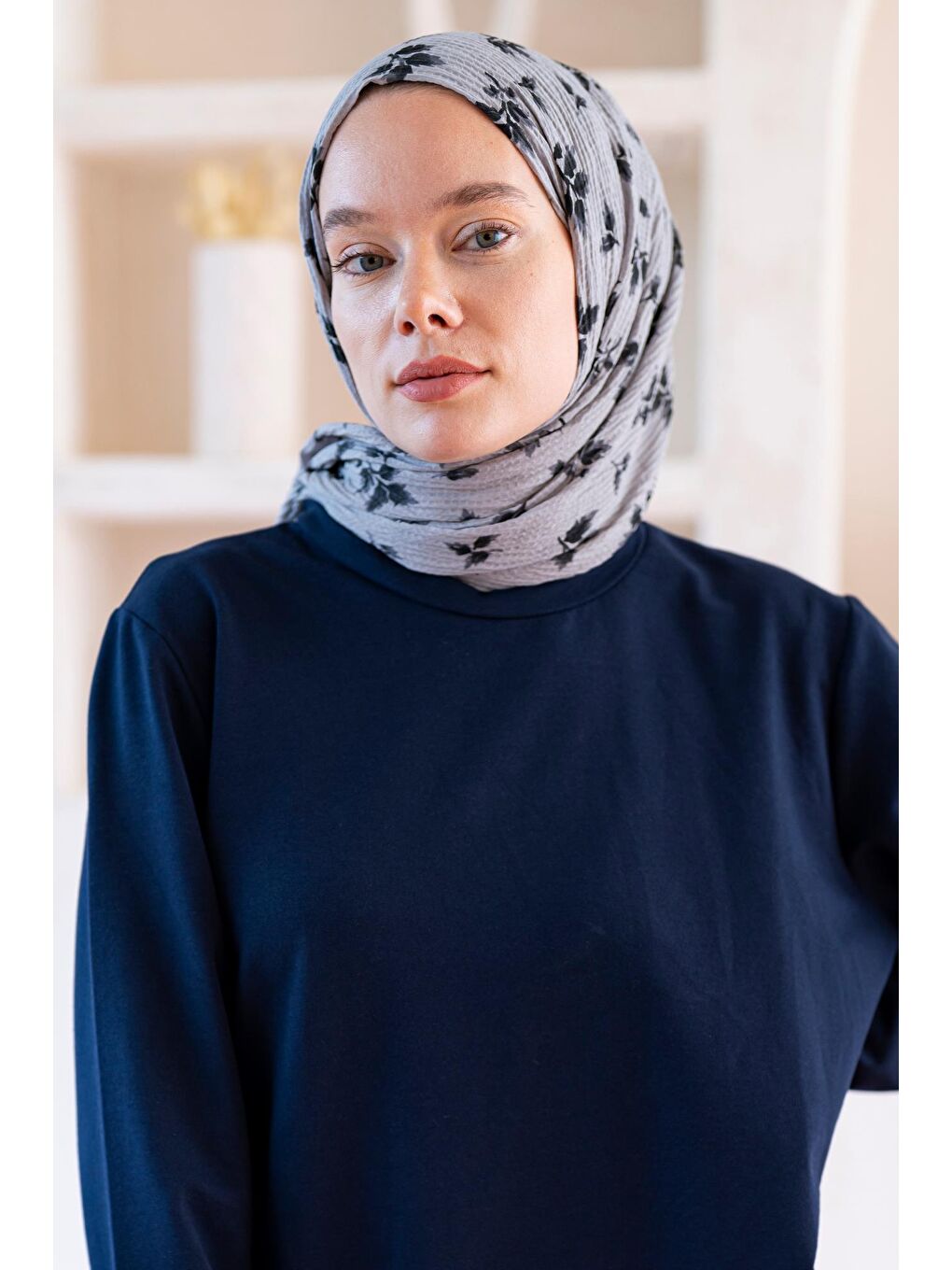 Gri Kadın Ütü İstemeyen Meşe Desen Bürümcük Şal-1