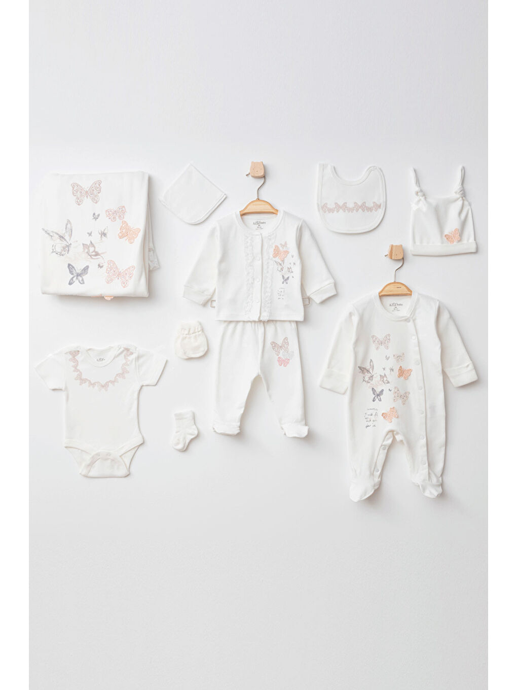 Ekru Kız Bebek Kelebek Figürlü 10' Lu Hastane Çıkış Seti 0 Ay - 3 Ay