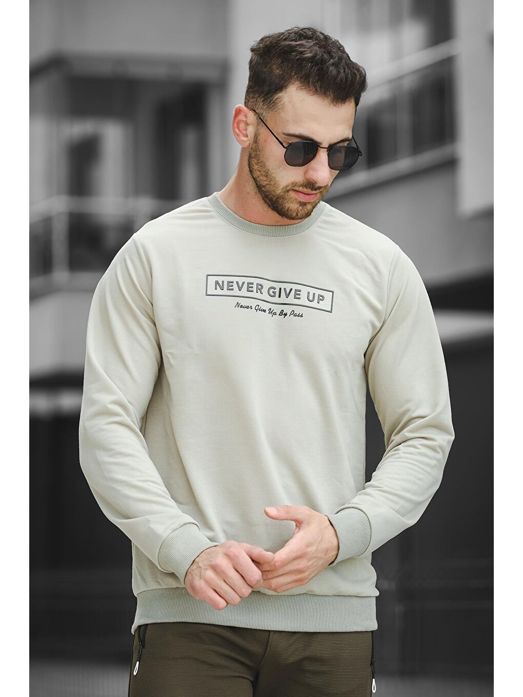 Yeşil Never Give Up Baskılı Slim Fit Elastanlı Sıfır Yaka Erkek Sweatshirt-1