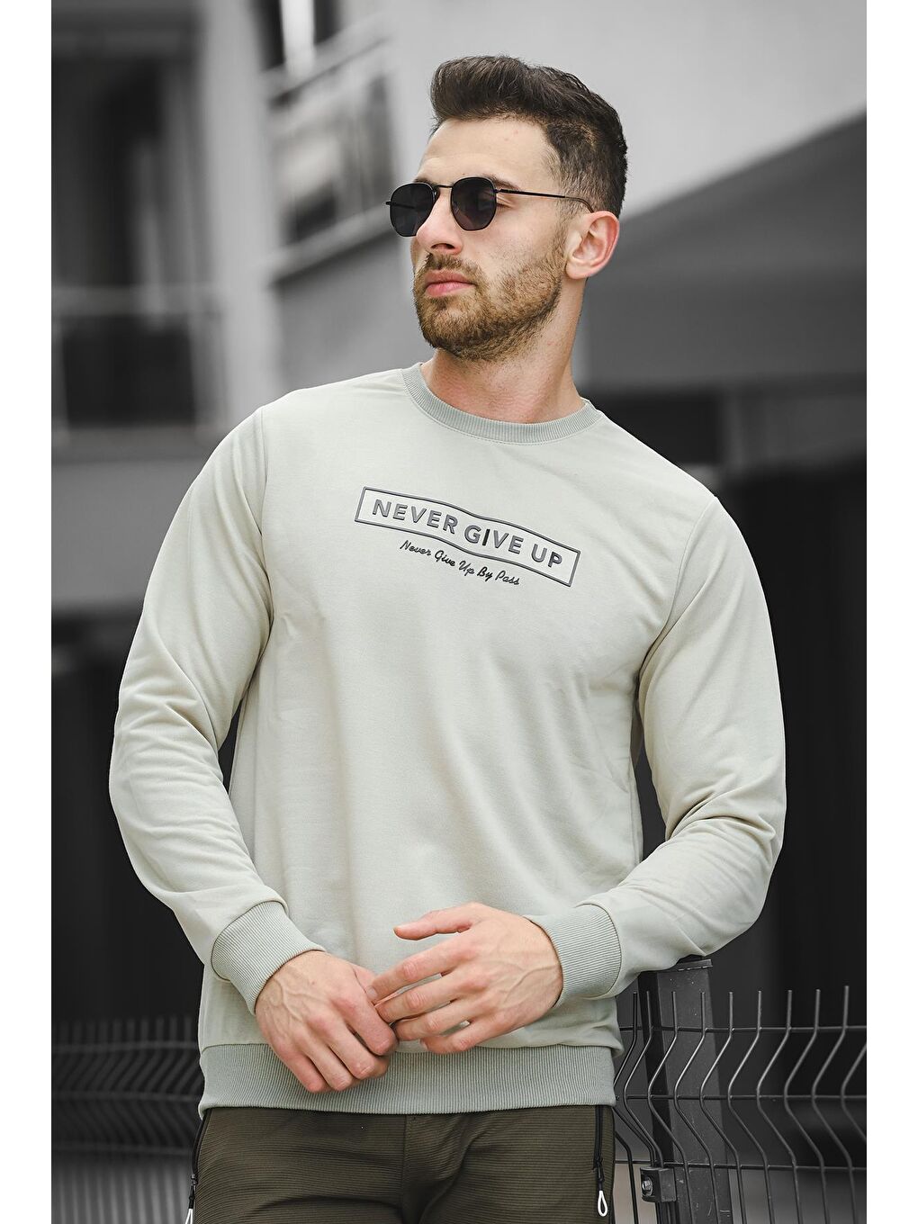 Yeşil Never Give Up Baskılı Slim Fit Elastanlı Sıfır Yaka Erkek Sweatshirt-2