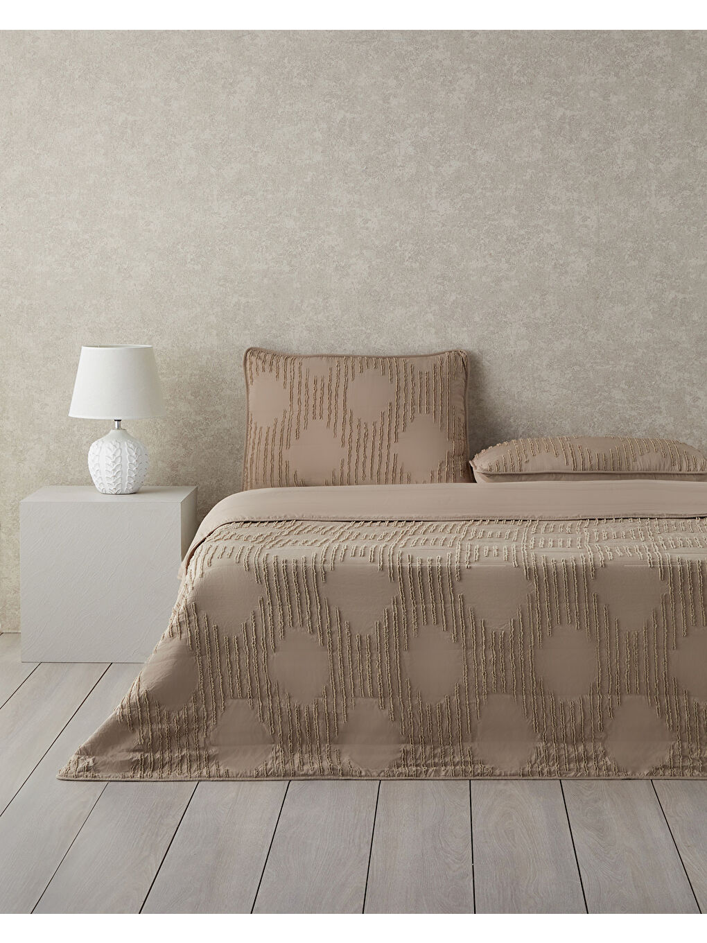 Axis Kesmeli Çift Kişilik Yatak Örtüsü Takımı 200x220 cm Bej