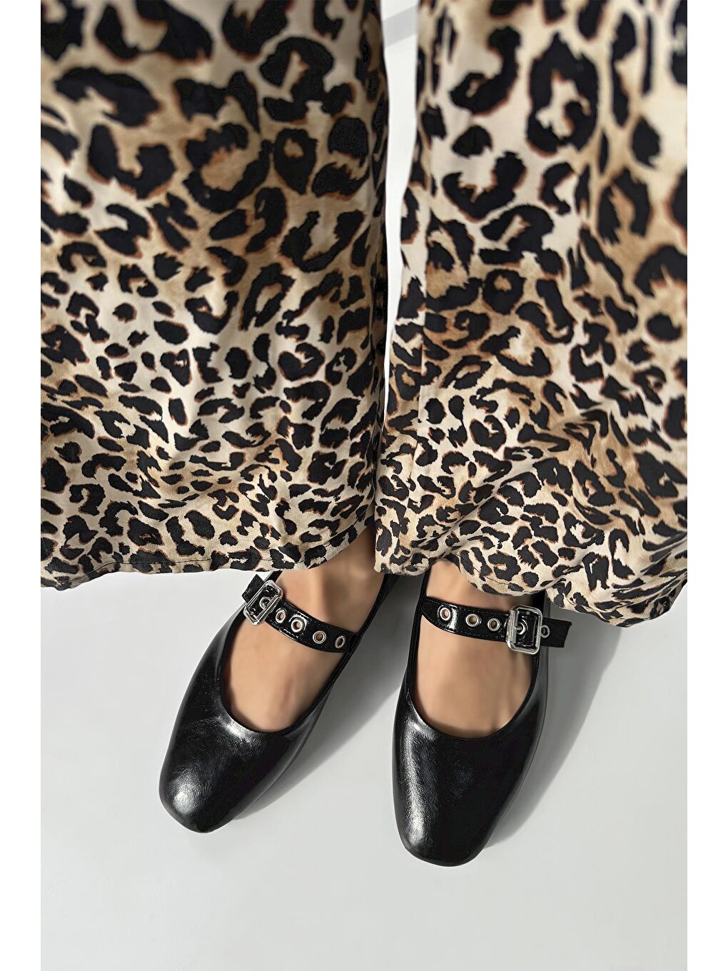 Jules Kadın Kemer Detay Kırışık Deri Babet Siyah