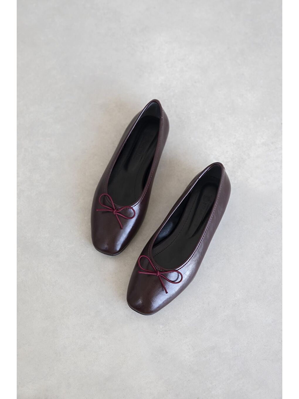 Galo Kadın Fiyonk Detay Kırışık Deri Babet Bordo-1