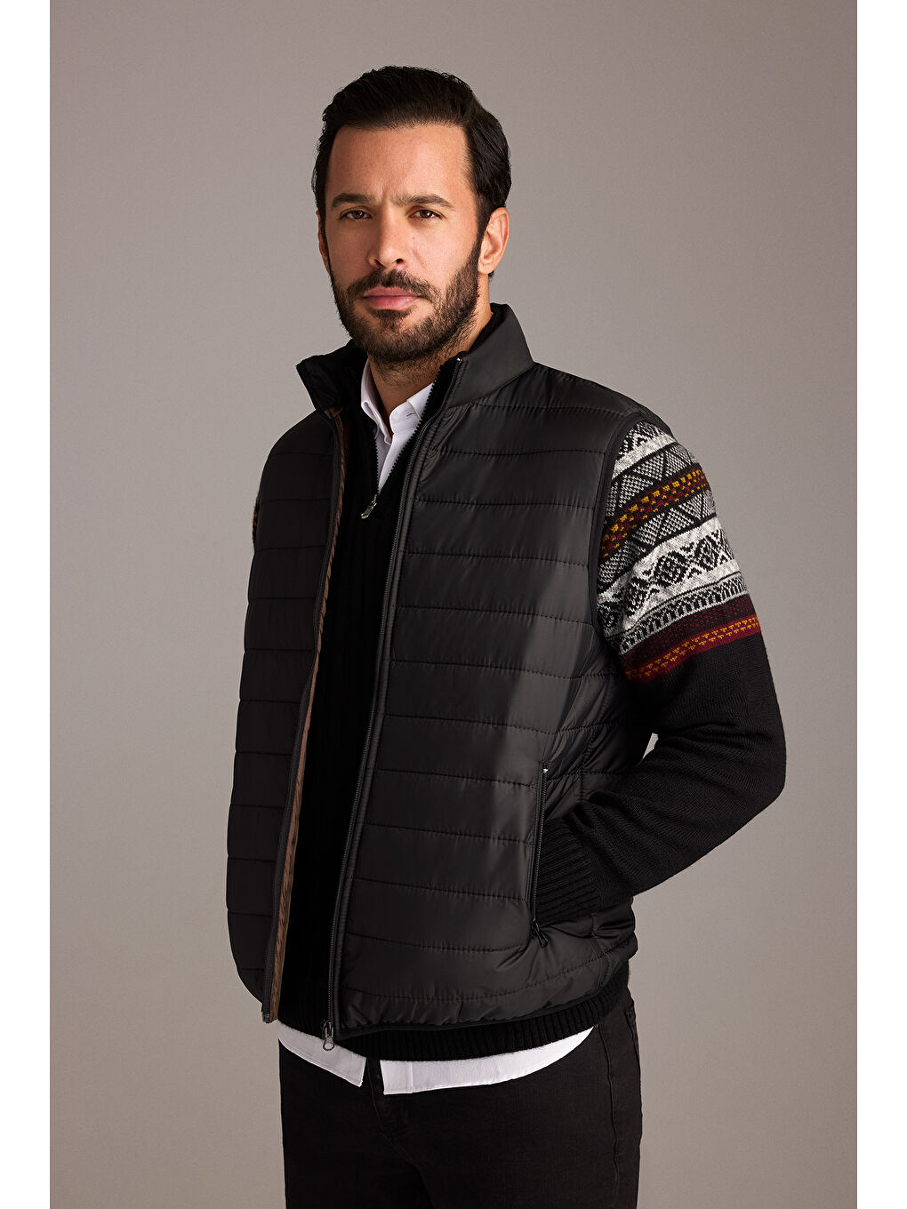 Siyah Dik Yaka Slim Fit Dar Kesim Fermuarlı Desenli Triko Kazak-1