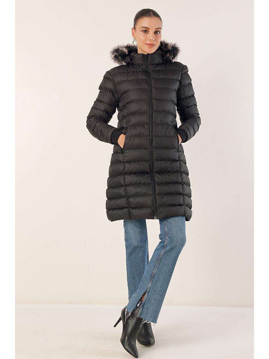 5165 Kapüşonlu Uzun Şişme Mont - Siyah-3