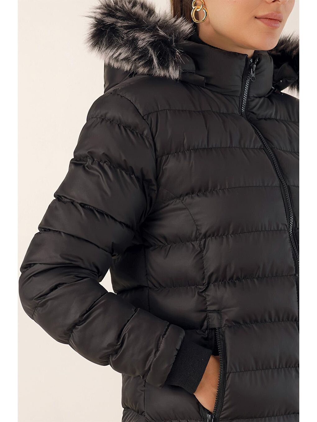 5165 Kapüşonlu Uzun Şişme Mont - Siyah-4