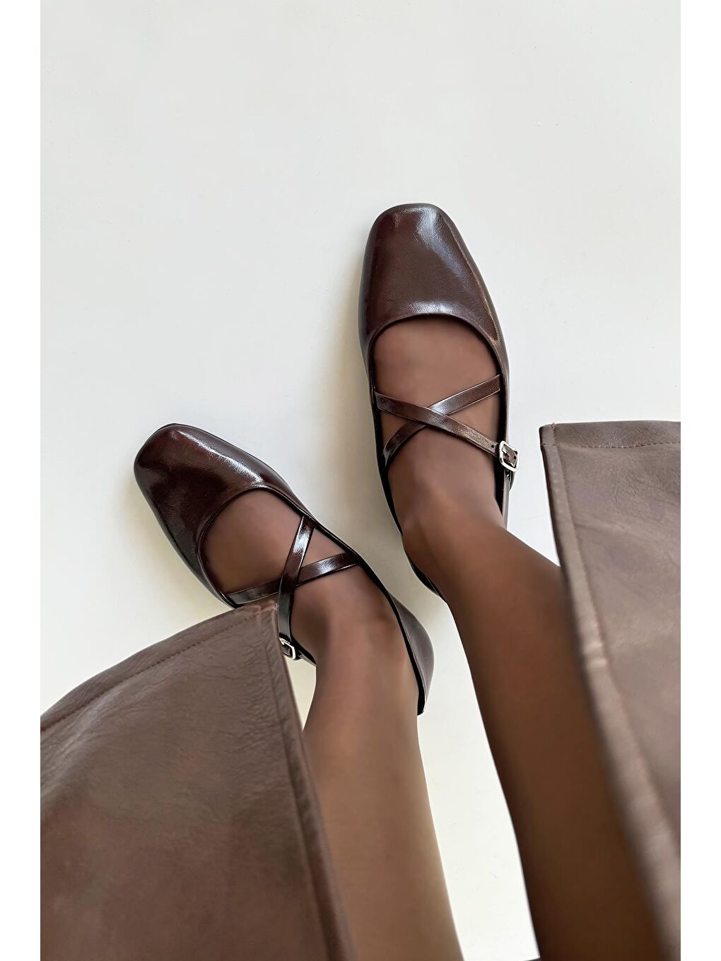 Blake Kadın Çapraz Kemer Detay Kırışık Deri Babet Bordo-1