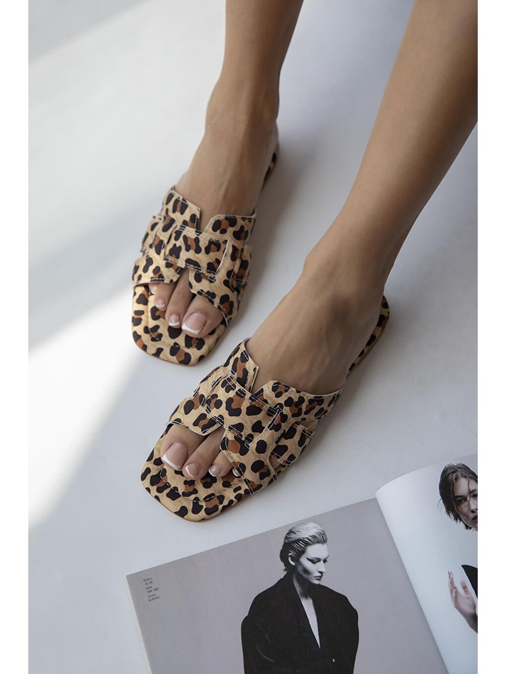 Kahverengi Huxx Kadın Tek Bant Günlük Kumaş Terlik Leopar-1
