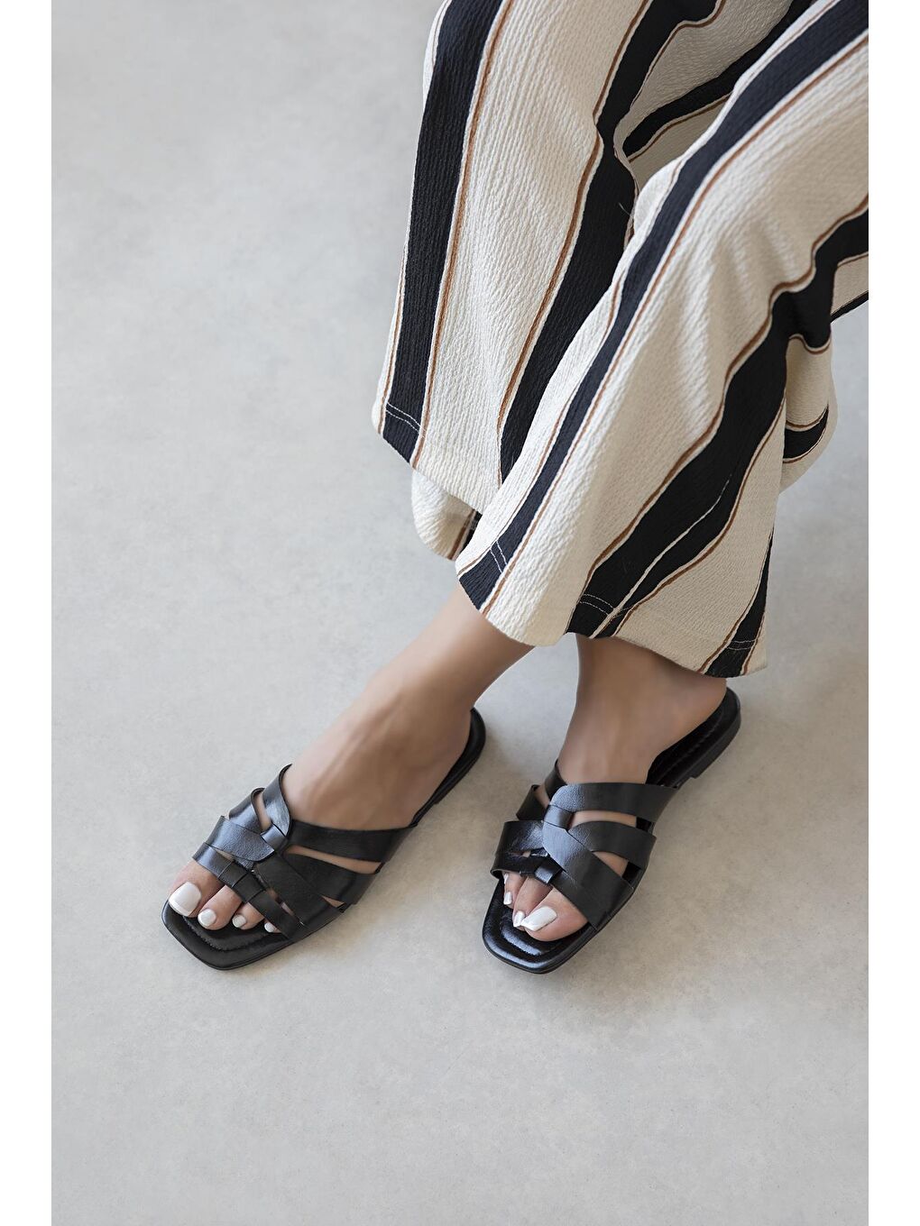 Luz Kadın Günlük Deri Terlik Siyah-1