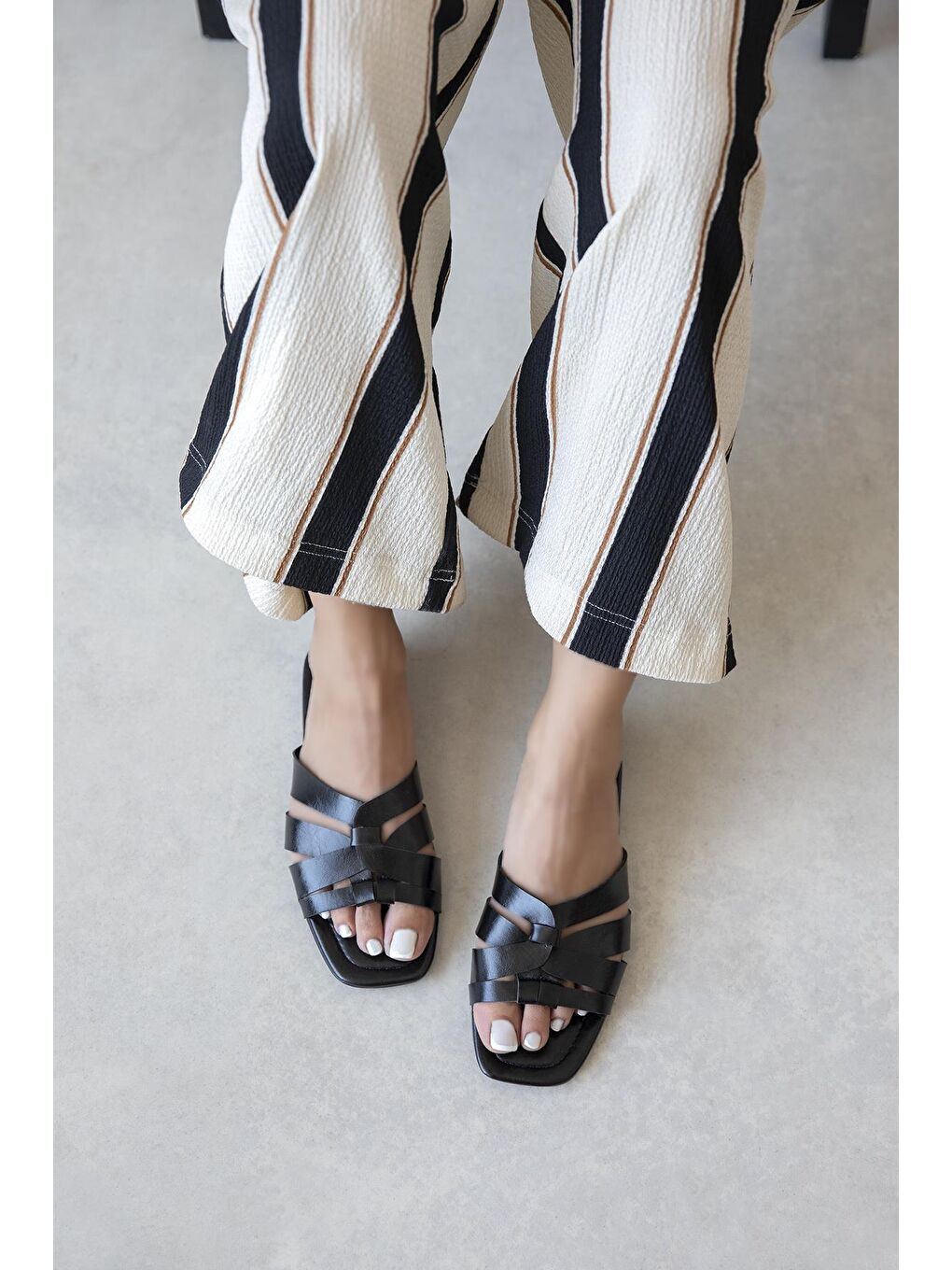 Luz Kadın Günlük Deri Terlik Siyah-2