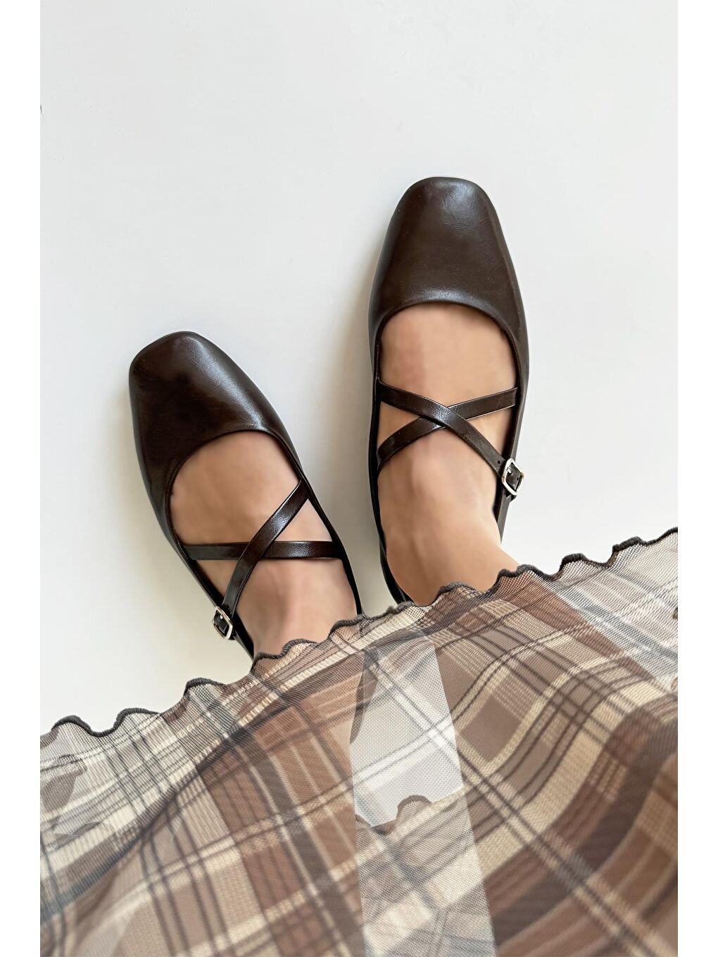 Kahverengi Blake Kadın Çapraz Kemer Detay Kırışık Deri Babet Kahve-2