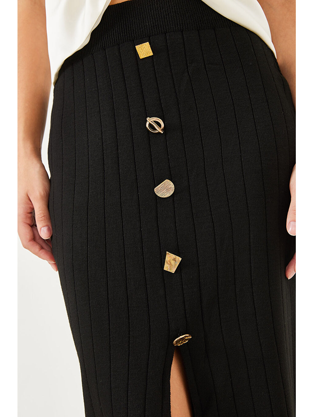 Siyah Kadın Düğme Detaylı Triko Etek-2