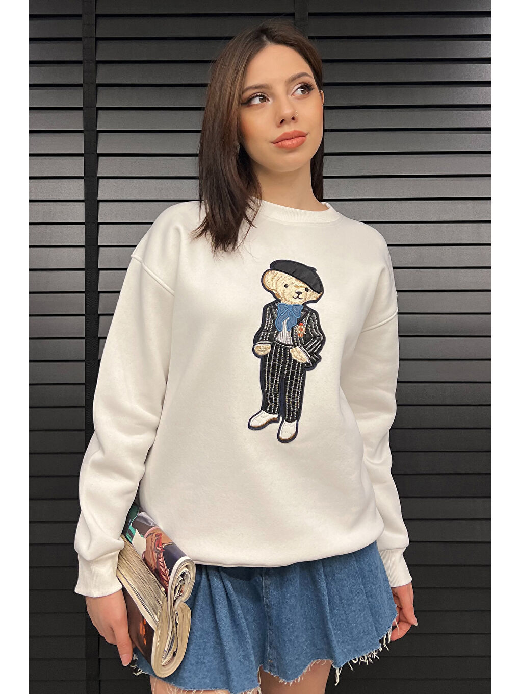 Beyaz Kadın Bisiklet Yaka Aplikeli Sweatshirt (aplike Ayılar Farklı Gelebilir)-1