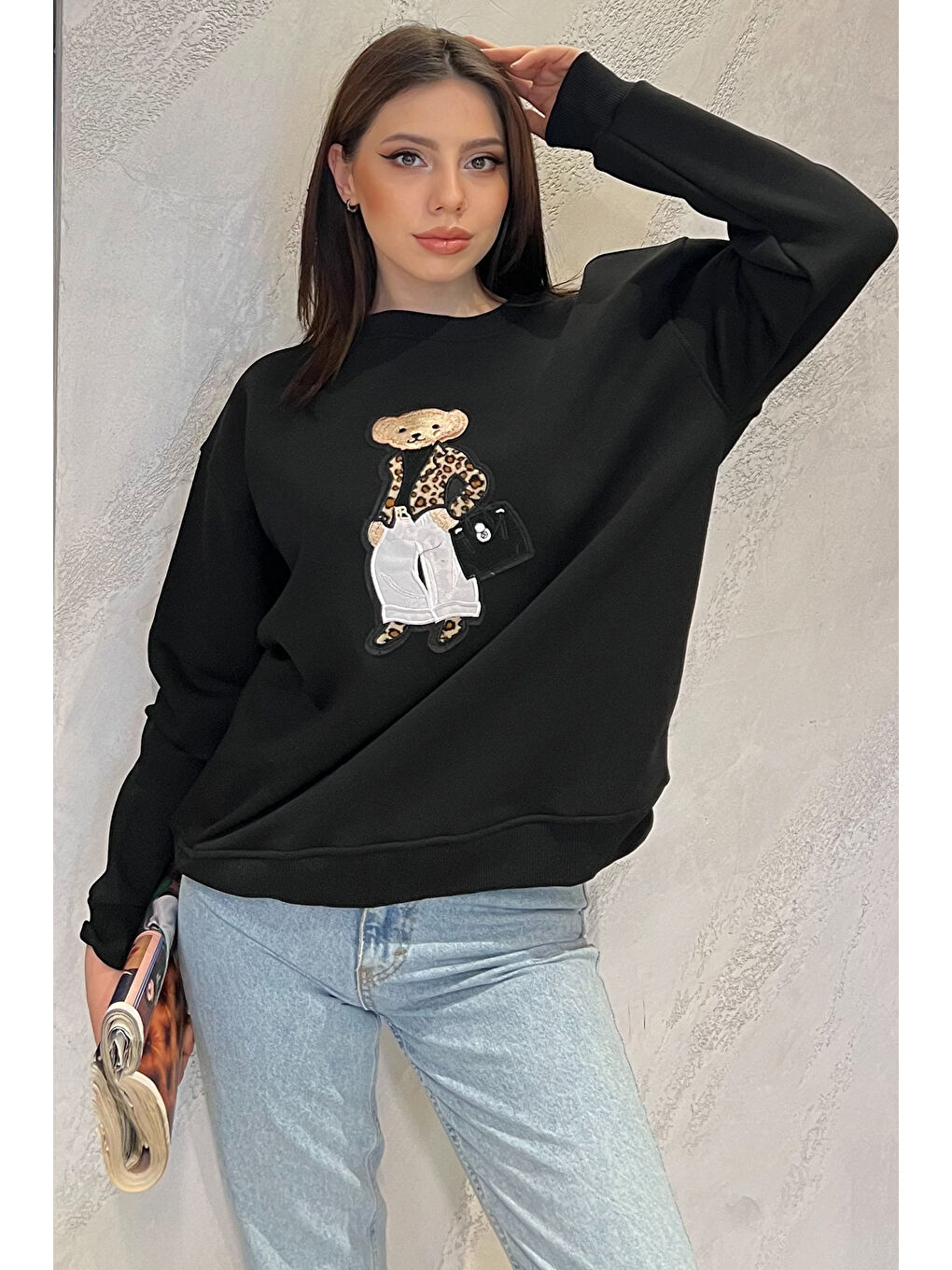 Siyah Kadın Bisiklet Yaka Aplikeli Sweatshirt (aplike Ayılar Farklı Gelebilir)