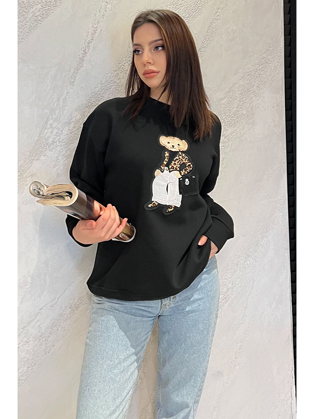 Siyah Kadın Bisiklet Yaka Aplikeli Sweatshirt (aplike Ayılar Farklı Gelebilir)-1