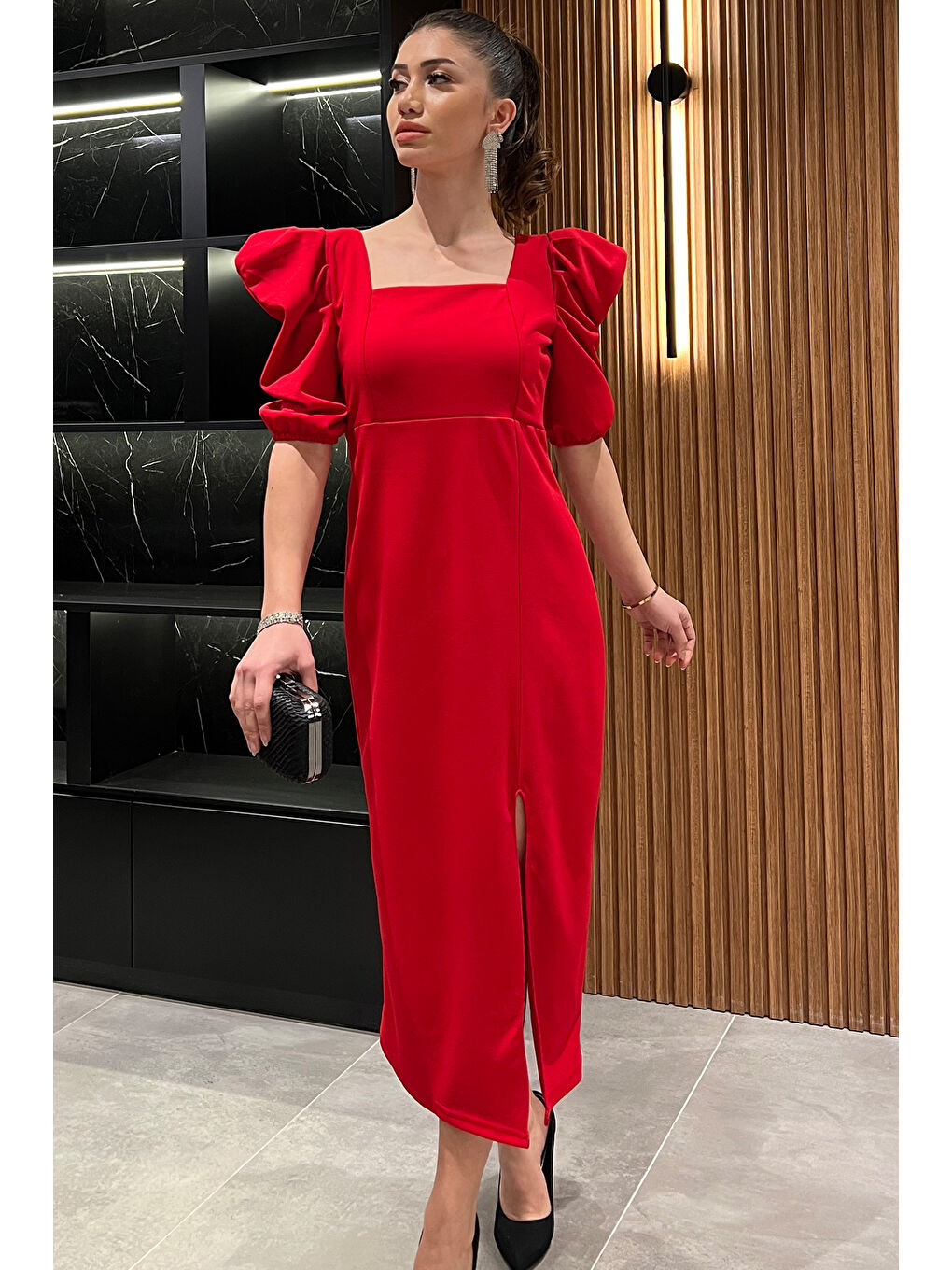 Kırmızı Kadın Sırt Dekolteli Yırtmaçlı Kare Yaka Elbise-1