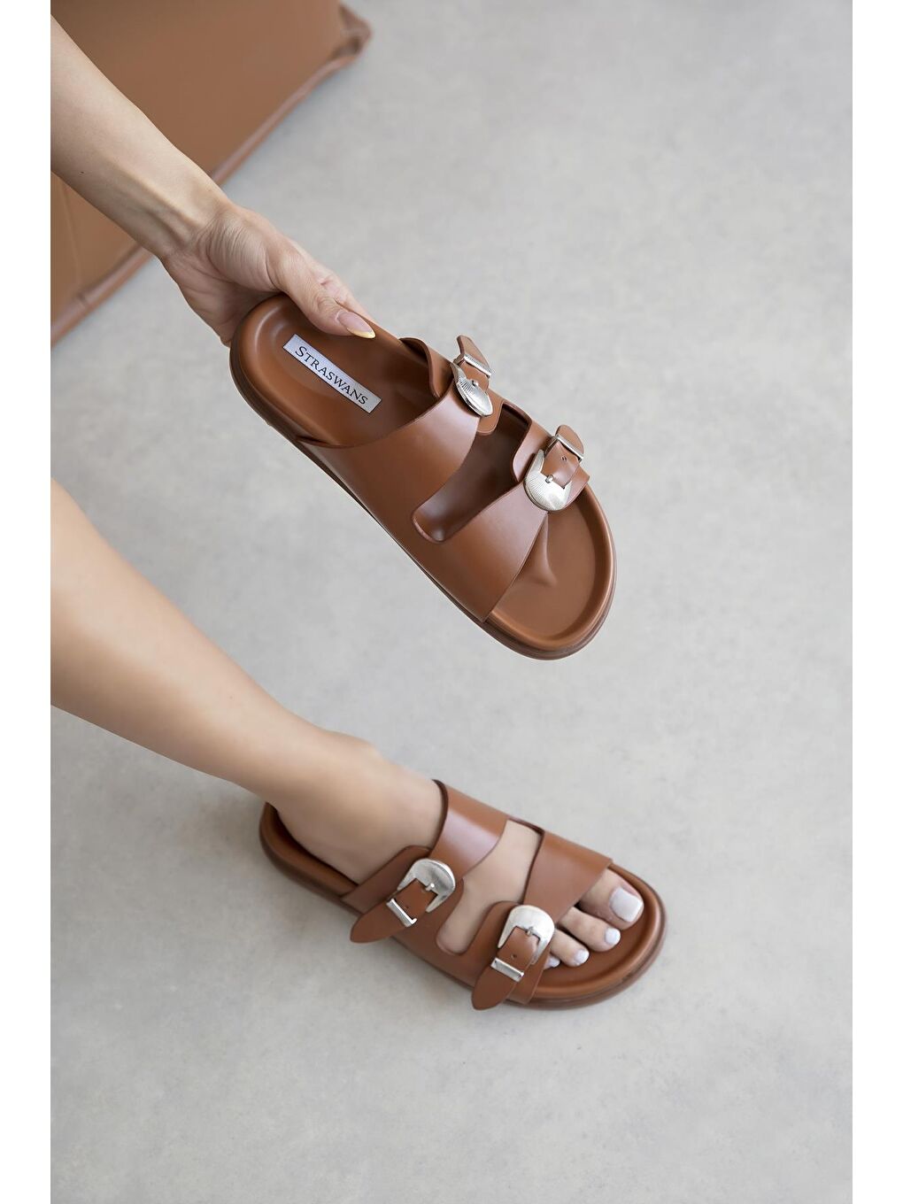 Kahverengi Orban Kadın Toka Detay Günlük Konfor Deri Terlik Taba