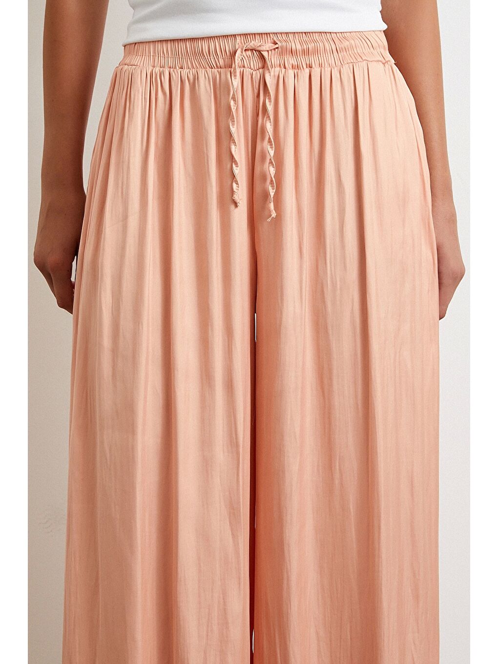 Pembe Beli Lastikli Geniş Paça Büzgülü Pantolon Pudra-4