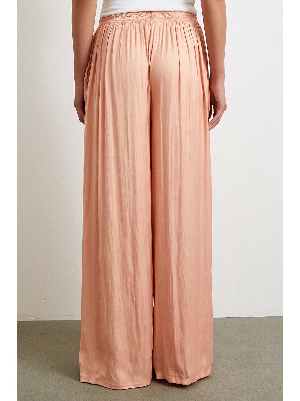 Pembe Beli Lastikli Geniş Paça Büzgülü Pantolon Pudra-5