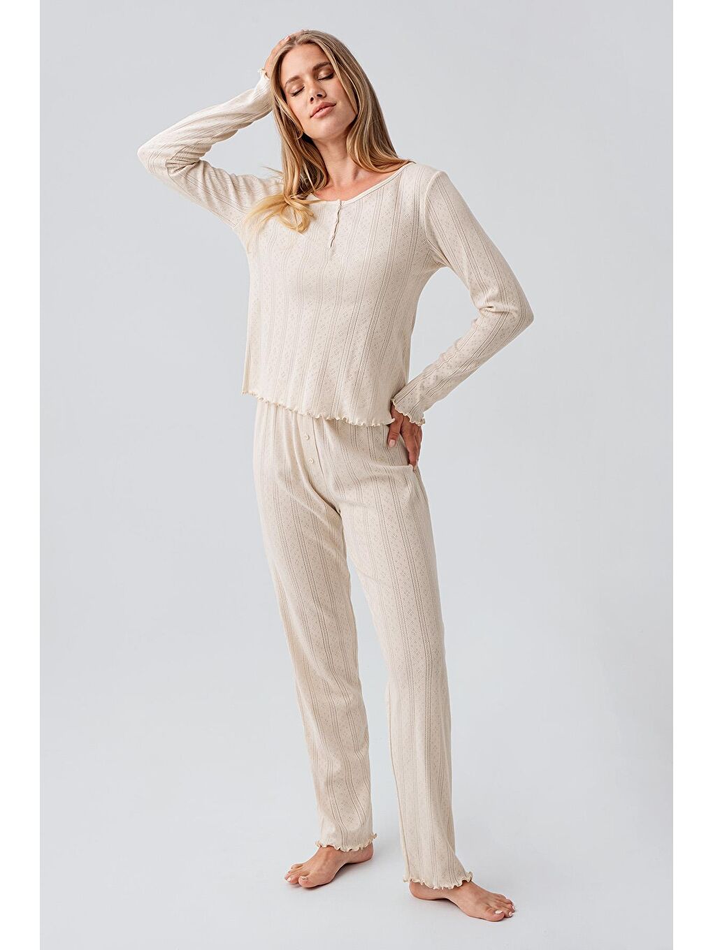 Bej Uzun Kollu Ajurlu Düğmeli Esnek Pamuklu Pijama Takım 18213-1