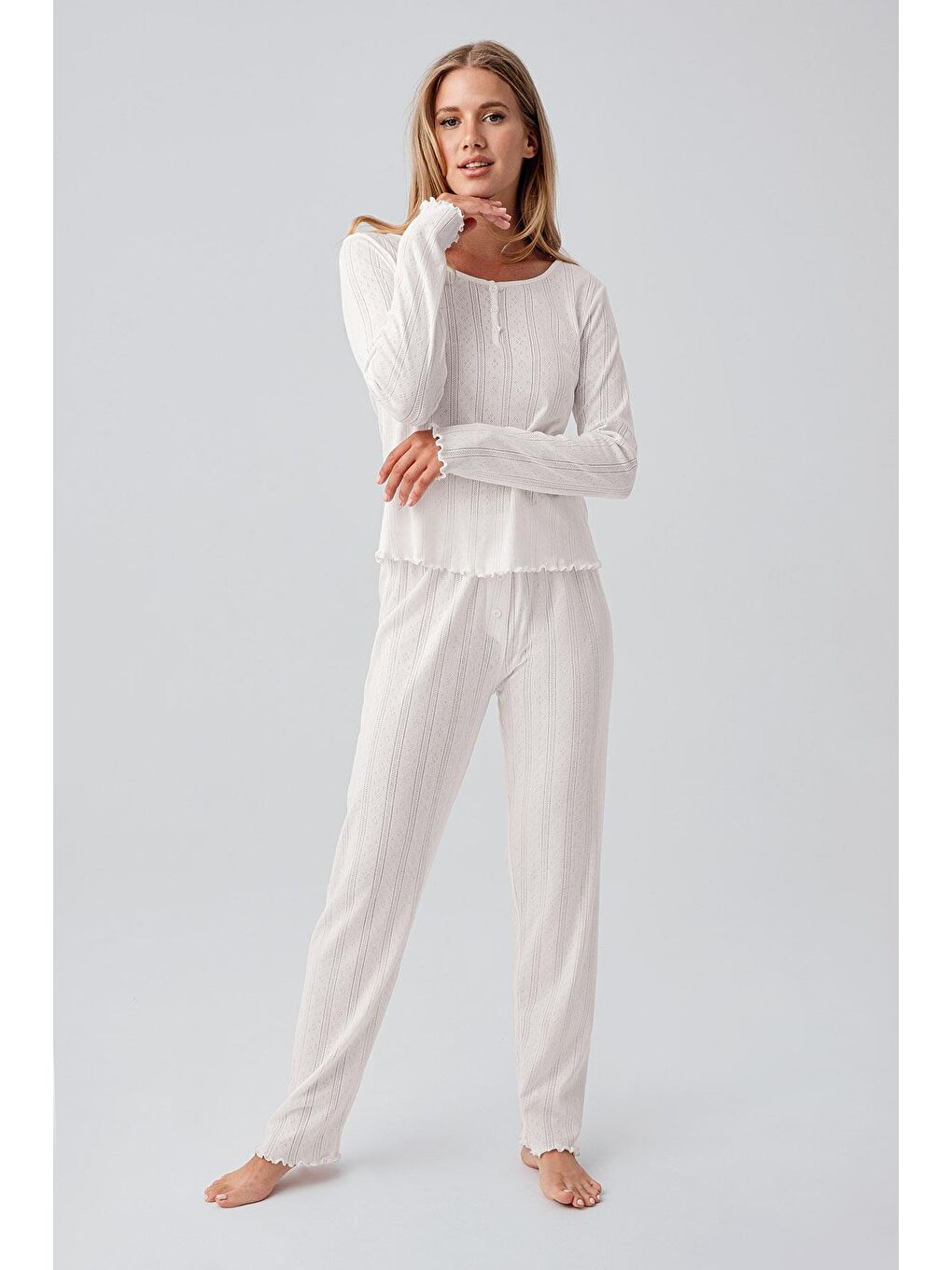 Ekru Uzun Kollu Ajurlu Düğmeli Esnek Pamuklu Pijama Takım 18213