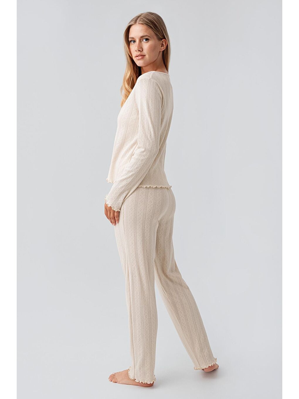 Bej Uzun Kollu Ajurlu Düğmeli Esnek Pamuklu Pijama Takım 18213-2