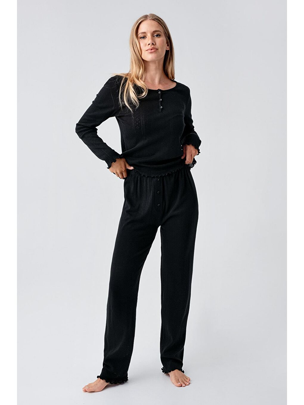 Siyah Uzun Kollu Ajurlu Düğmeli Esnek Pamuklu Pijama Takım 18213