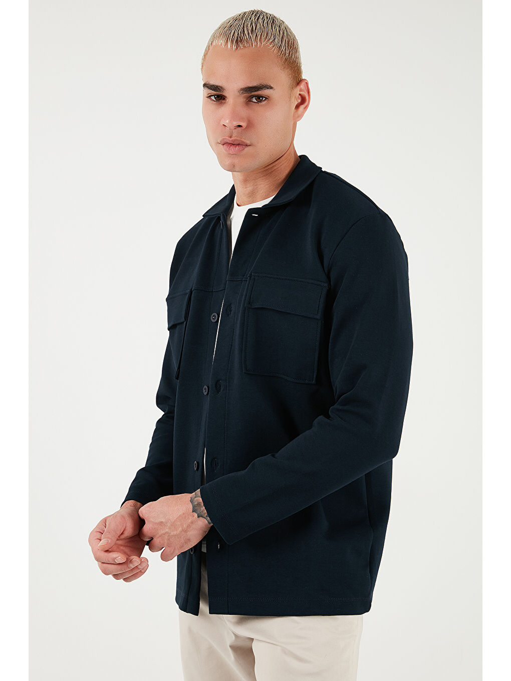 Lacivert Pamuklu Regular Fit Klasik Yaka Göğüs Cep Detaylı Gömlek 5901220-3