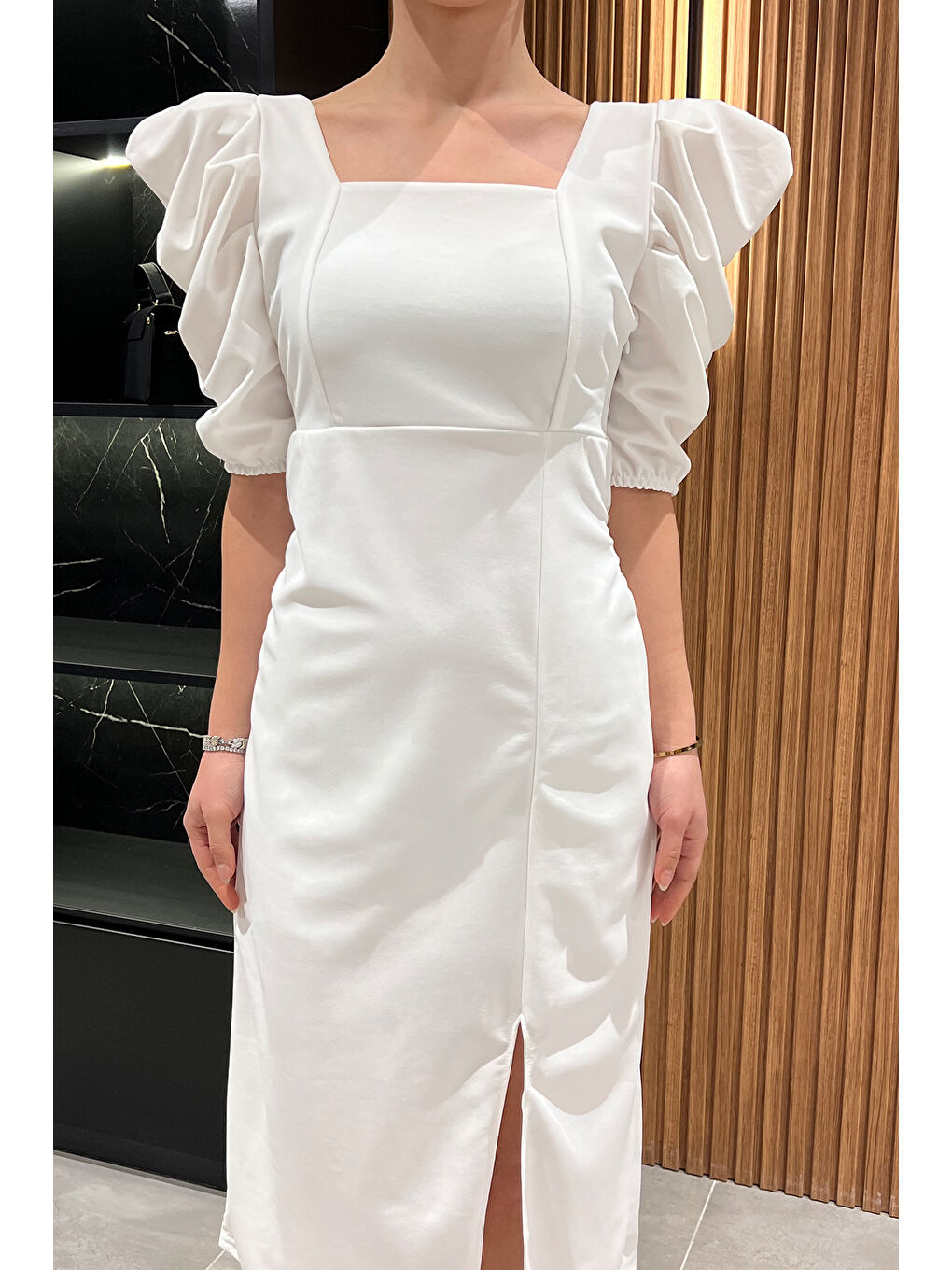 Beyaz Kadın Sırt Dekolteli Yırtmaçlı Kare Yaka Elbise-2