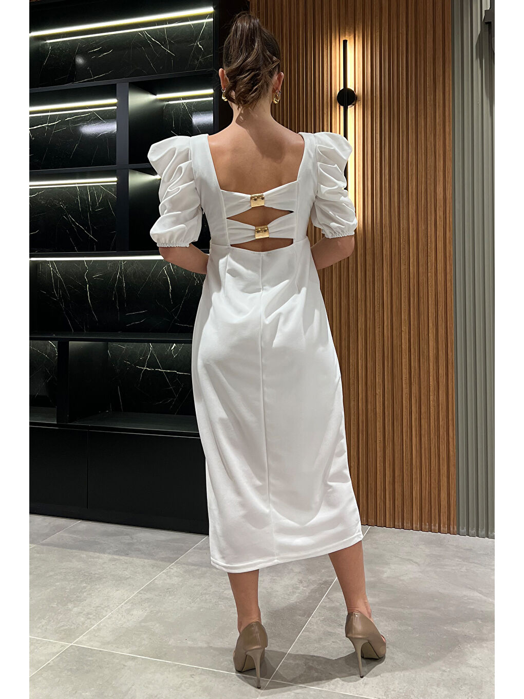 Beyaz Kadın Sırt Dekolteli Yırtmaçlı Kare Yaka Elbise-3