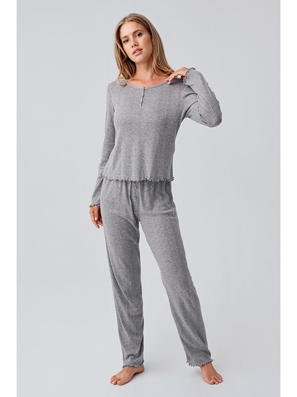 Gri Uzun Kollu Ajurlu Düğmeli Esnek Pamuklu Pijama Takım 18213-1