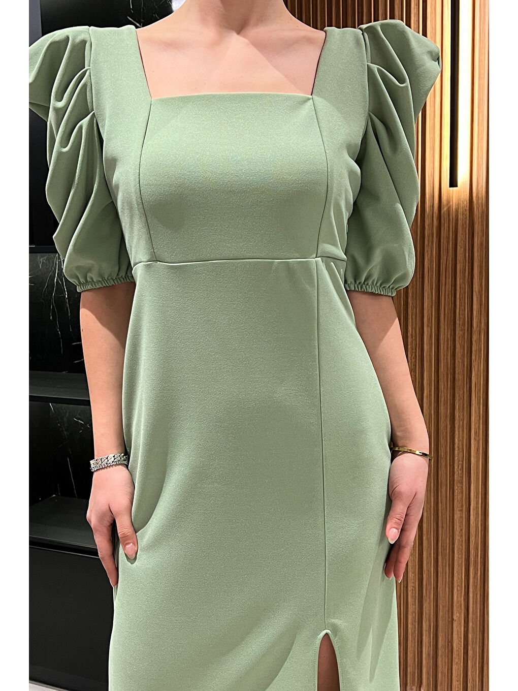 Yeşil Kadın Sırt Dekolteli Yırtmaçlı Kare Yaka Elbise-2