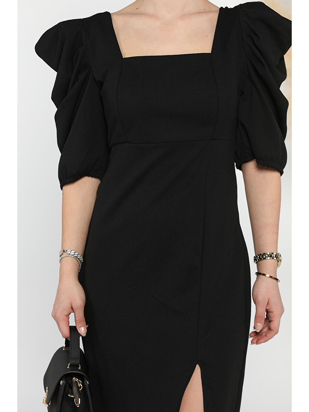 Siyah Kadın Sırt Dekolteli Yırtmaçlı Kare Yaka Elbise-3