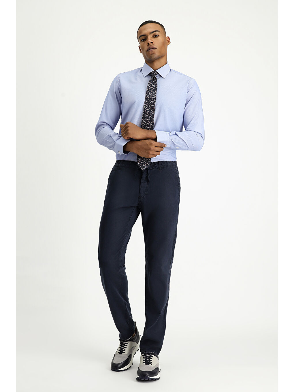 Mavi Uzun Kol Slim Fit Dar Kesim Klasik Desenli Pamuklu Kolay Ütülenebilir Gömlek