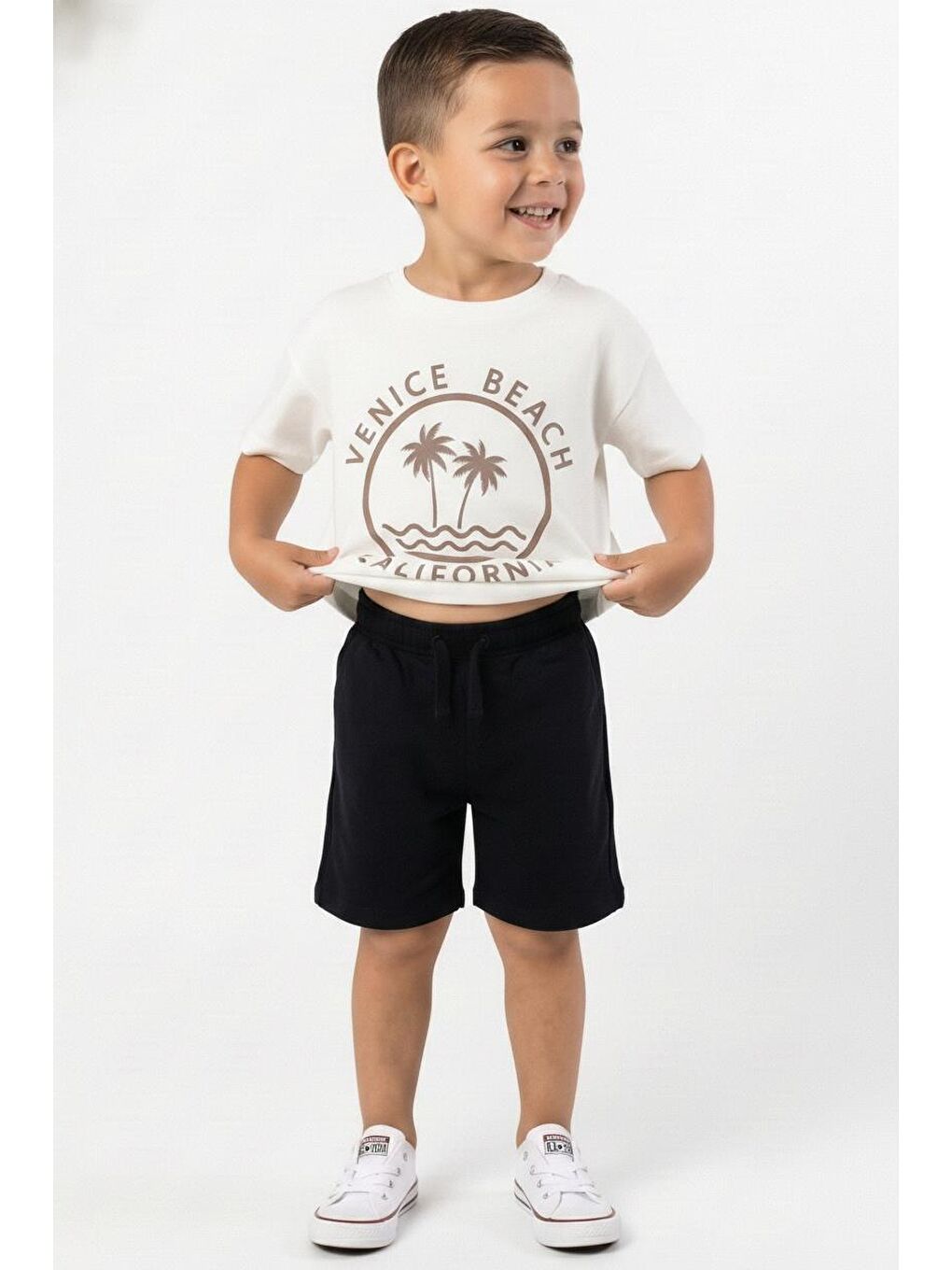 Kahverengi California Baskılı Tişört