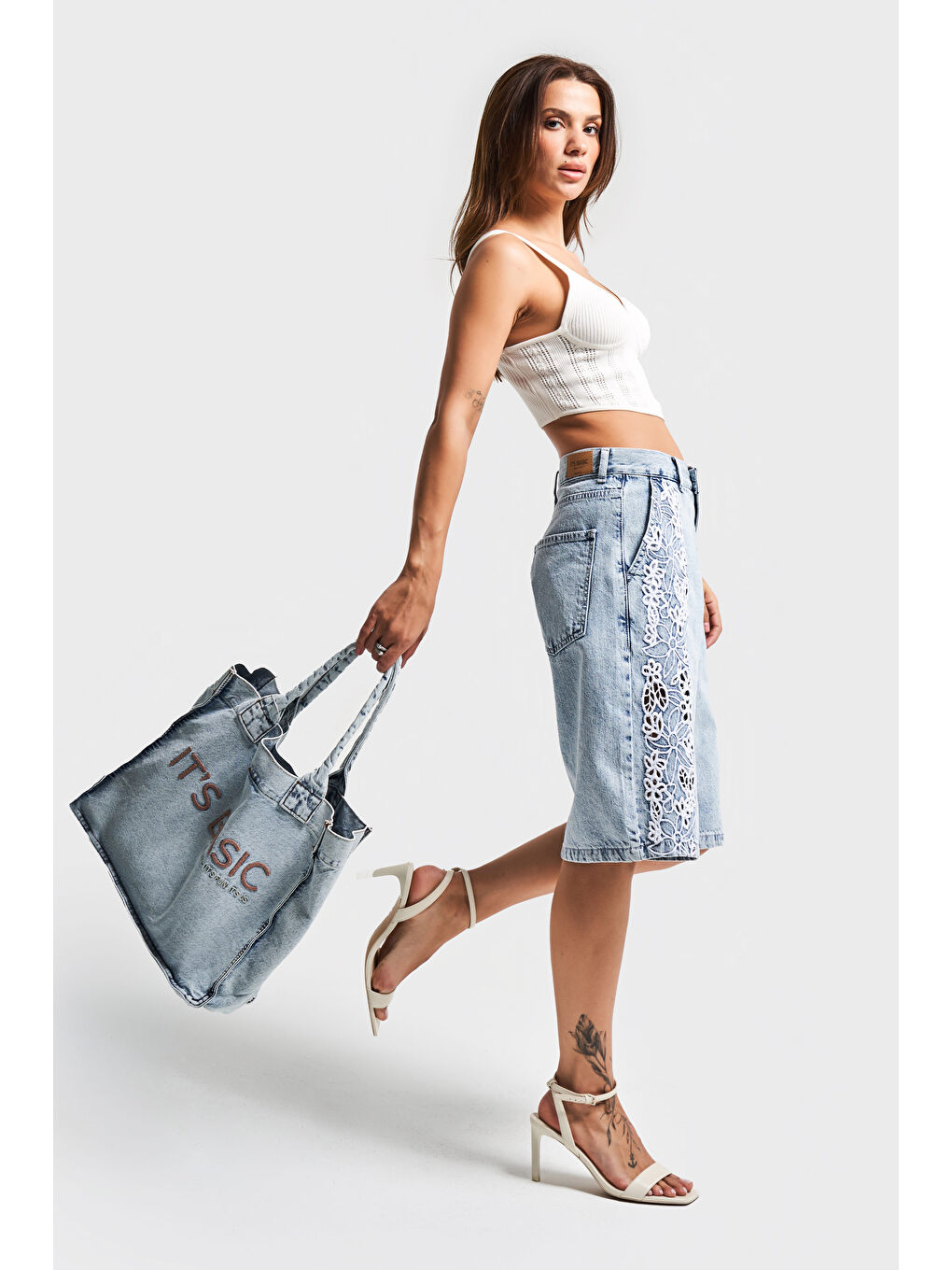 Mavi Jean Rengi P-3W4-27 Nakışlı Körüklü Askılı Denim Çanta-4