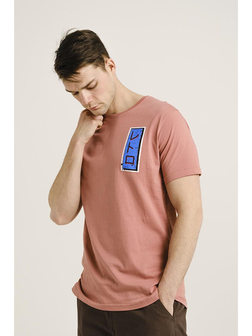 Pembe Arka Peçli Baskılı Bisiklet Yaka Comfort Fit Tişört