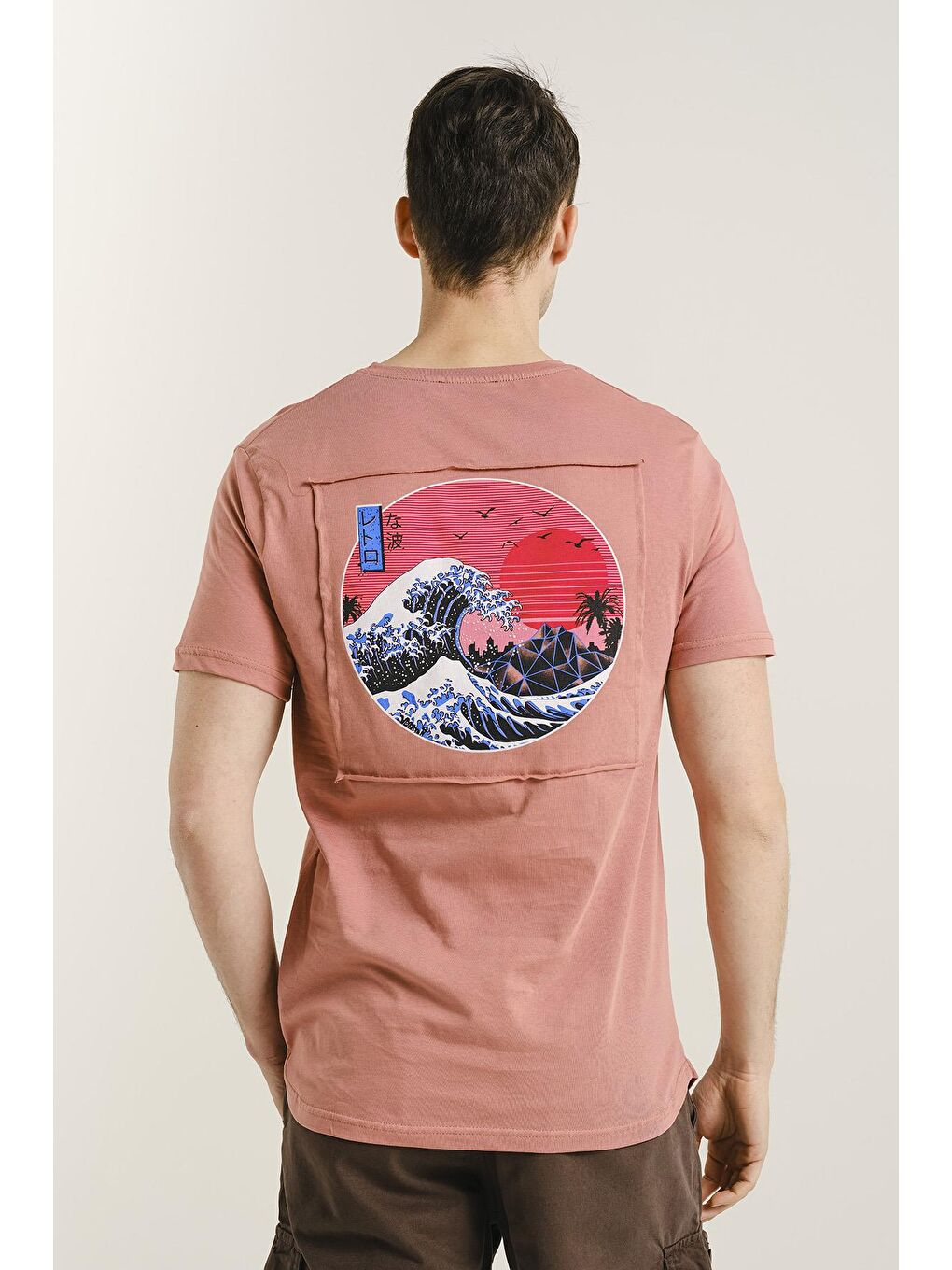 Pembe Arka Peçli Baskılı Bisiklet Yaka Comfort Fit Tişört-2