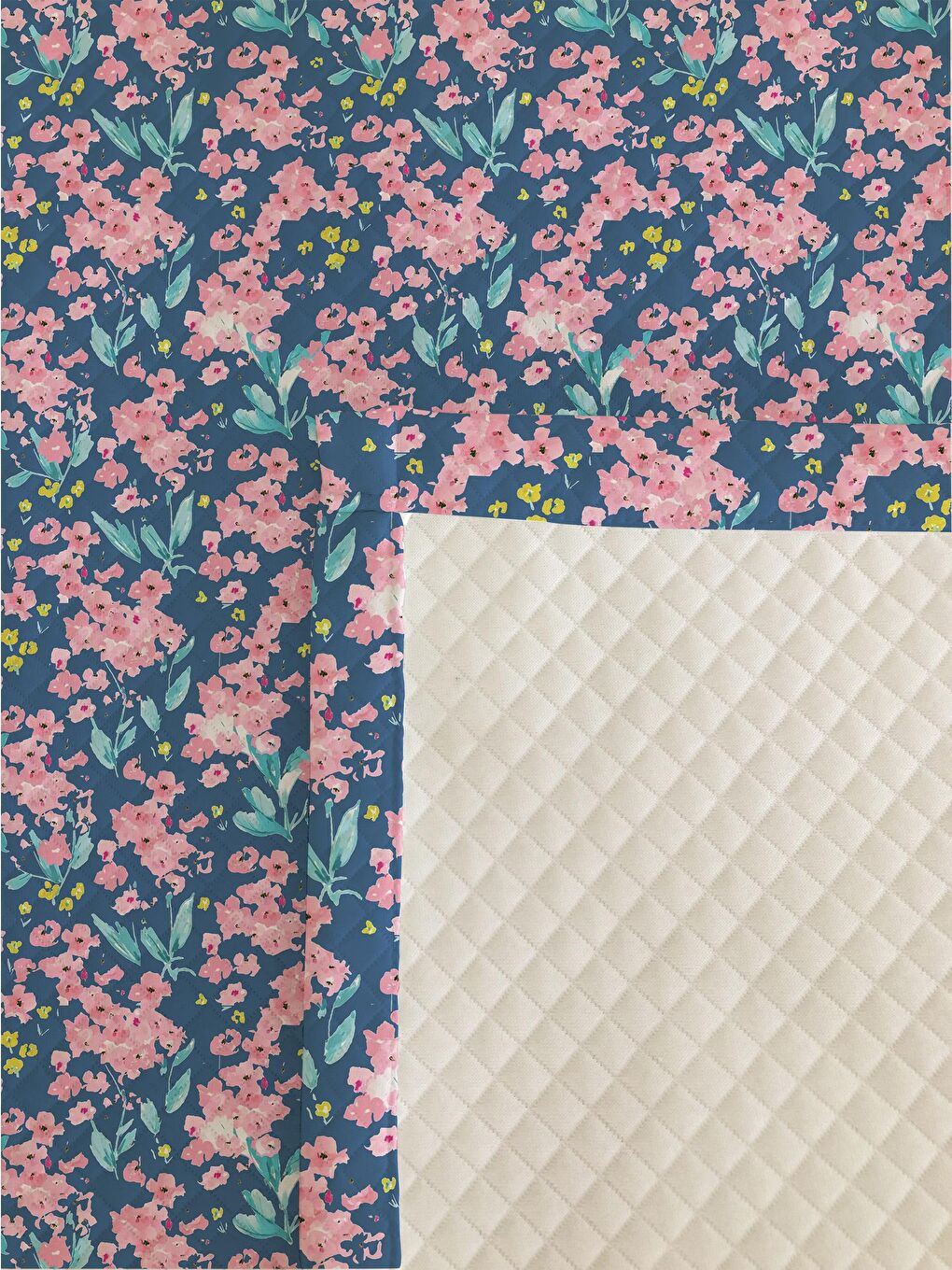 Karışık Çiçek Desen Çift Kişilik Baskılı Pike (200x220 Cm)-1