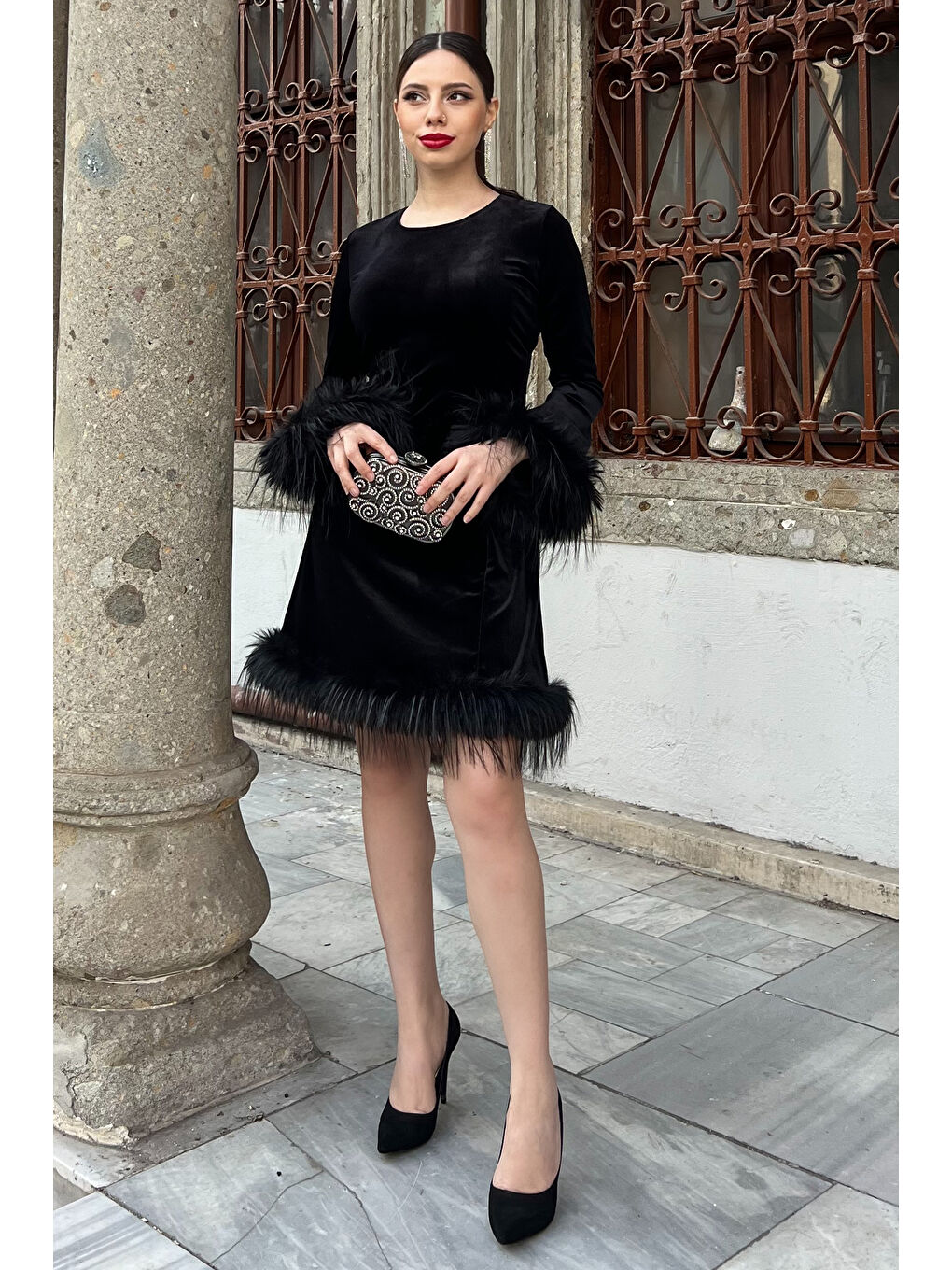 Siyah Kadın Tüy Detaylı Kloş Mini Elbise-1