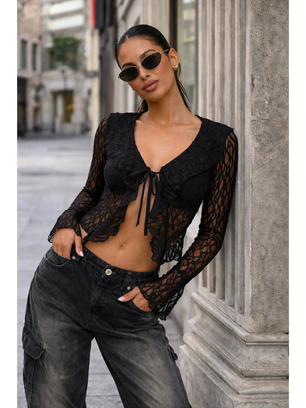 Kadın Siyah Dantel Bağlamalı Bluz 0600-0373-1
