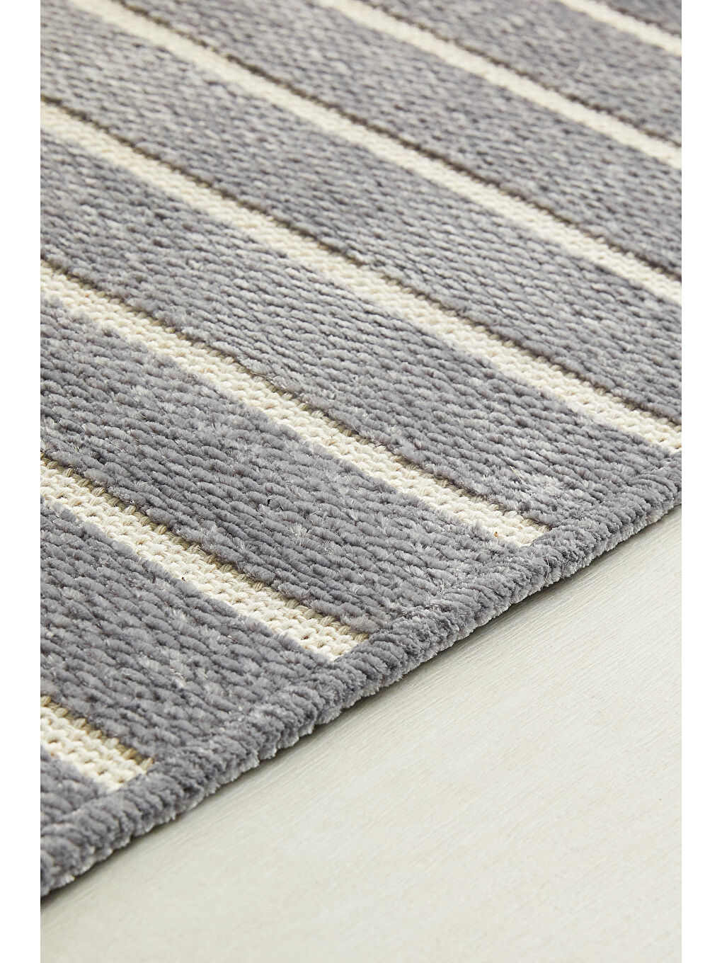 Gri Renk Çizgi Desenli Şönil Halı Kilim 80 x 150 cm-2