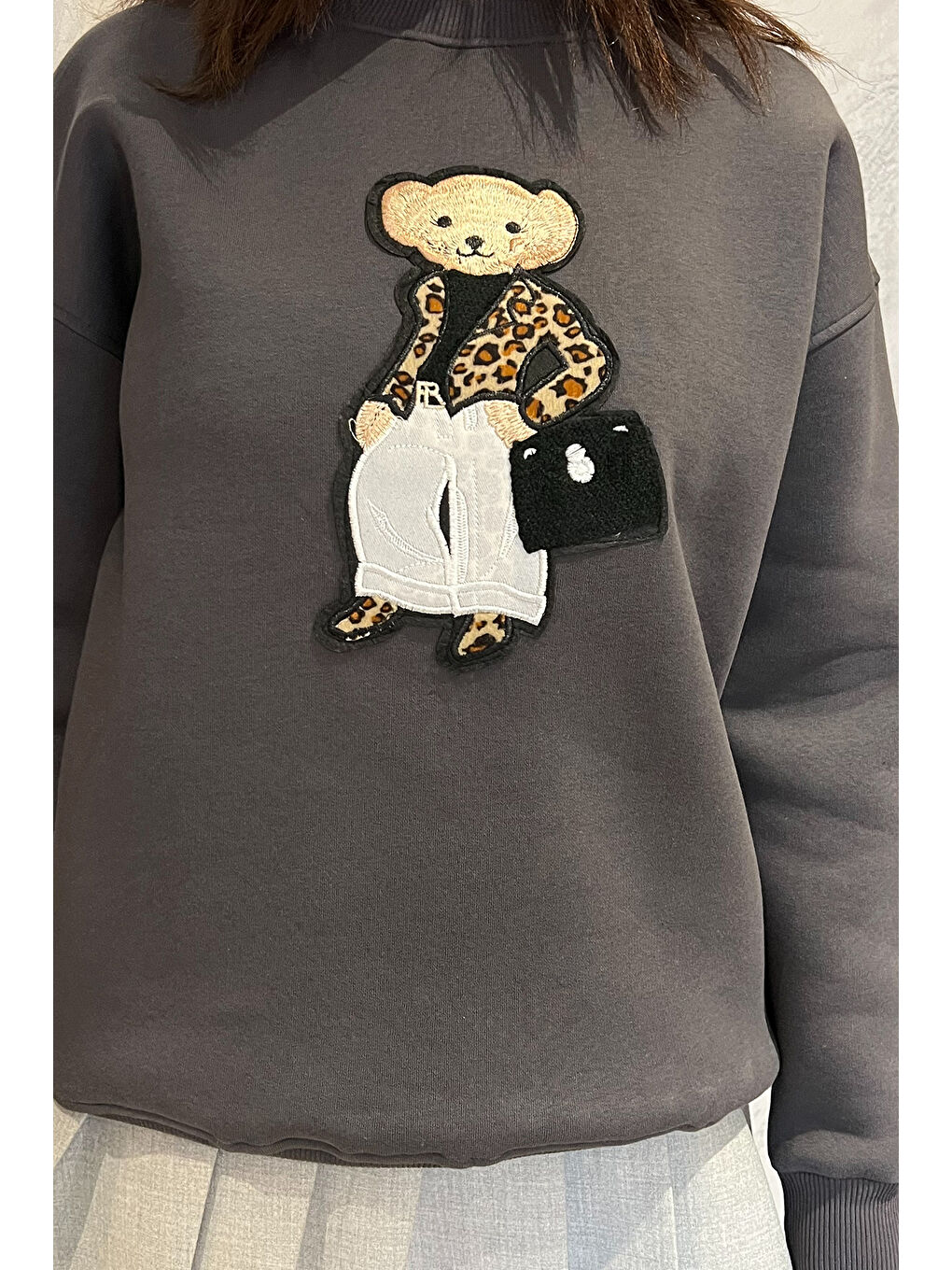 Gri Kadın Bisiklet Yaka Aplikeli Sweatshirt (aplike Ayılar Farklı Gelebilir)-2