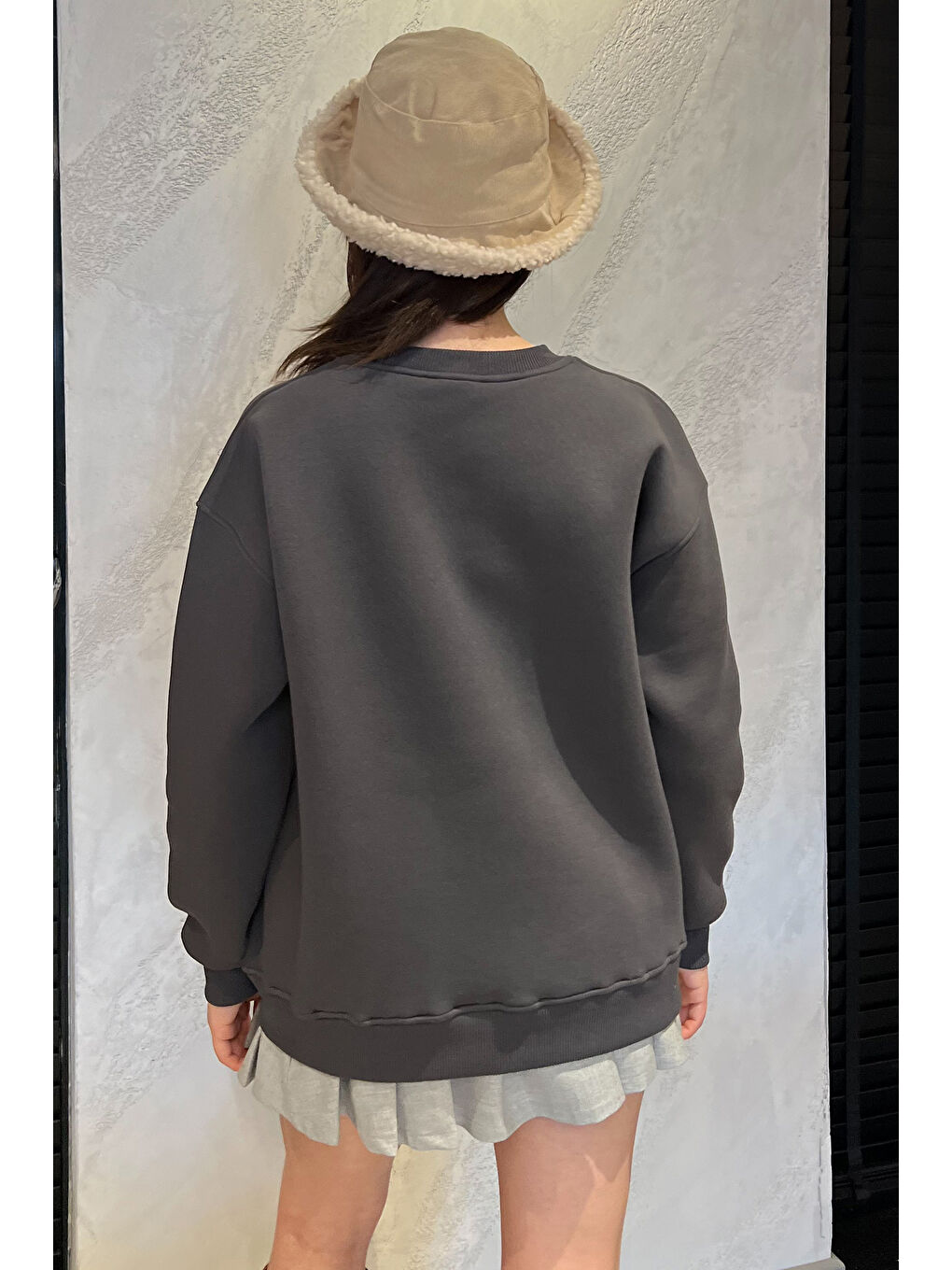 Gri Kadın Bisiklet Yaka Aplikeli Sweatshirt (aplike Ayılar Farklı Gelebilir)-3