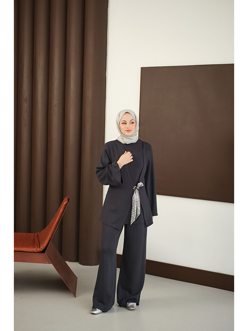 Gri Kadın Önü Fular Detay Takım Füme-4