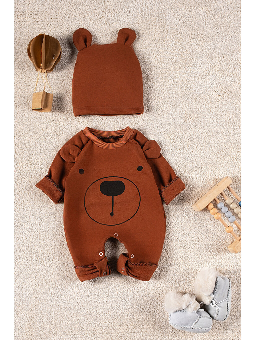 Kahverengi Gülen Yüz Suratlı Şapkalı Çocuk Bebek Tulum-1