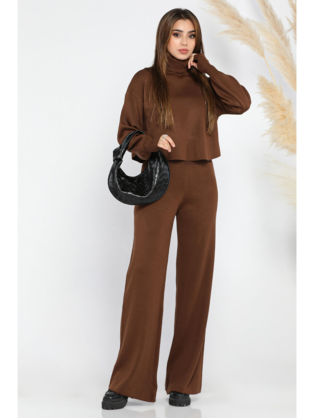 Kahverengi Crop Kazak Pantolon Triko İkili Takım